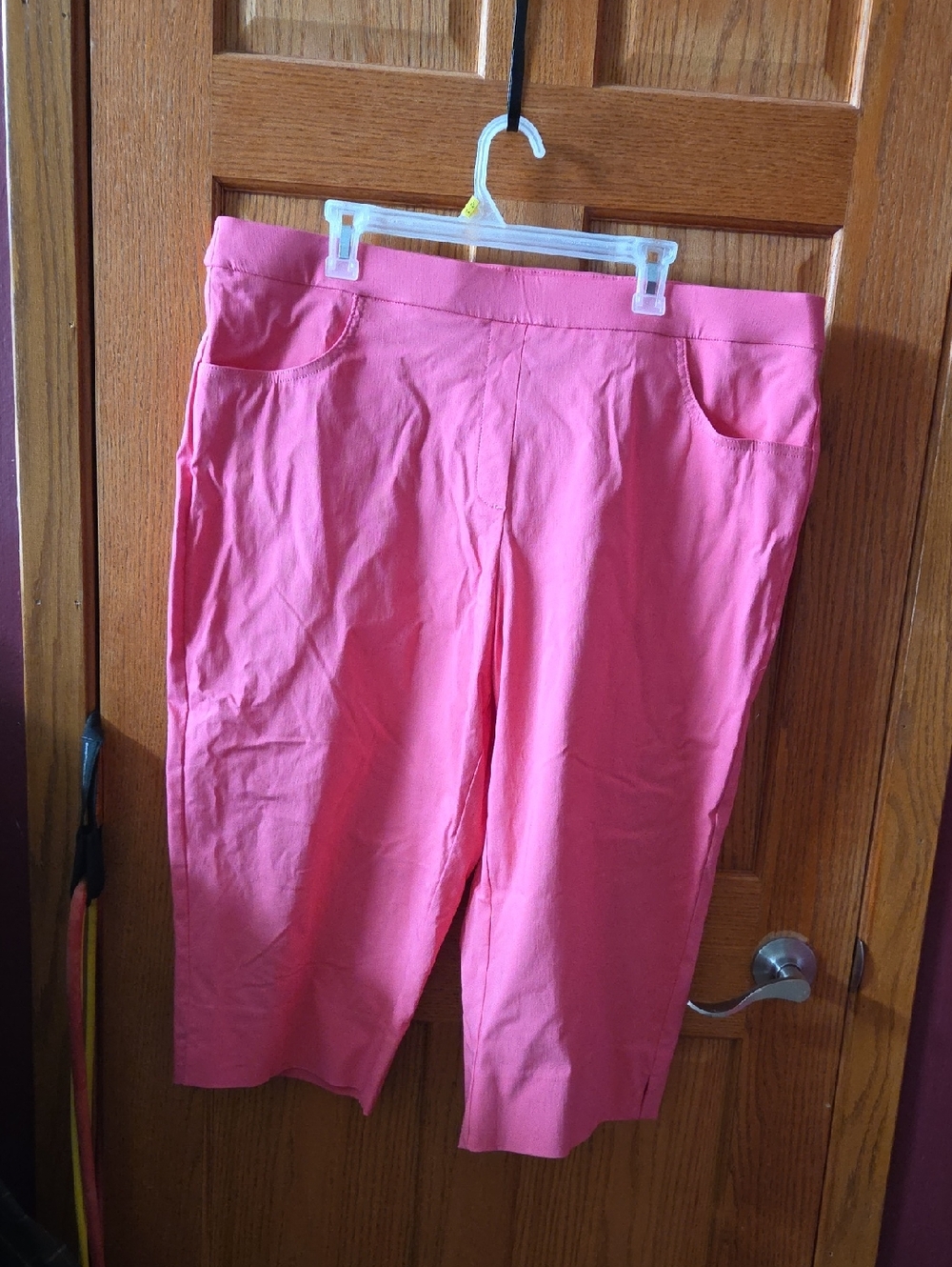 Alfred Dunner Bright Pink/Coral Pull-On Capri Pants